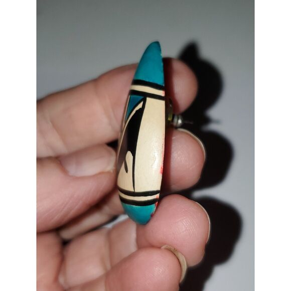 A Pair of Painted Wooden Earrings Southwestern Native American Pattern Pierced - Picture 11 of 13